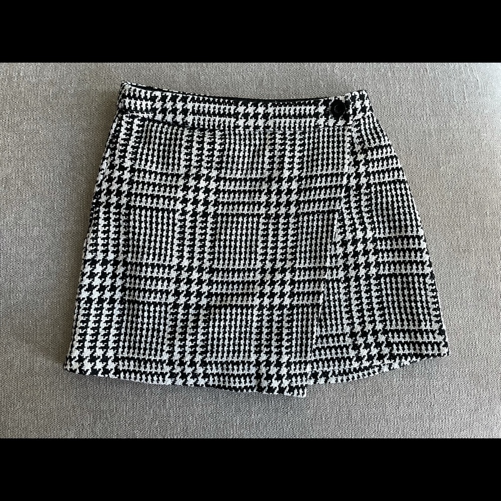 Women  Forever 21 wrapped skirt